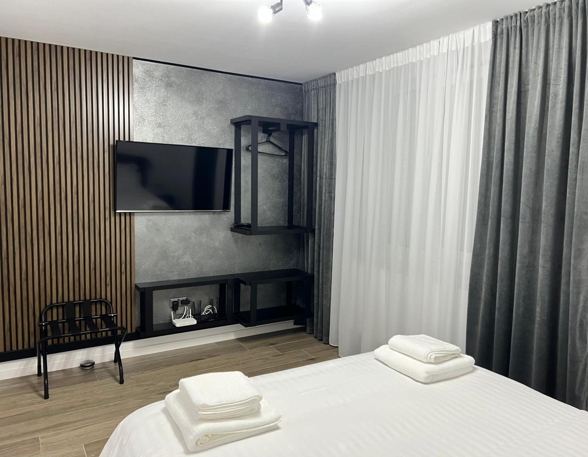 Onix Apartment Hunedoara Ngoại thất bức ảnh