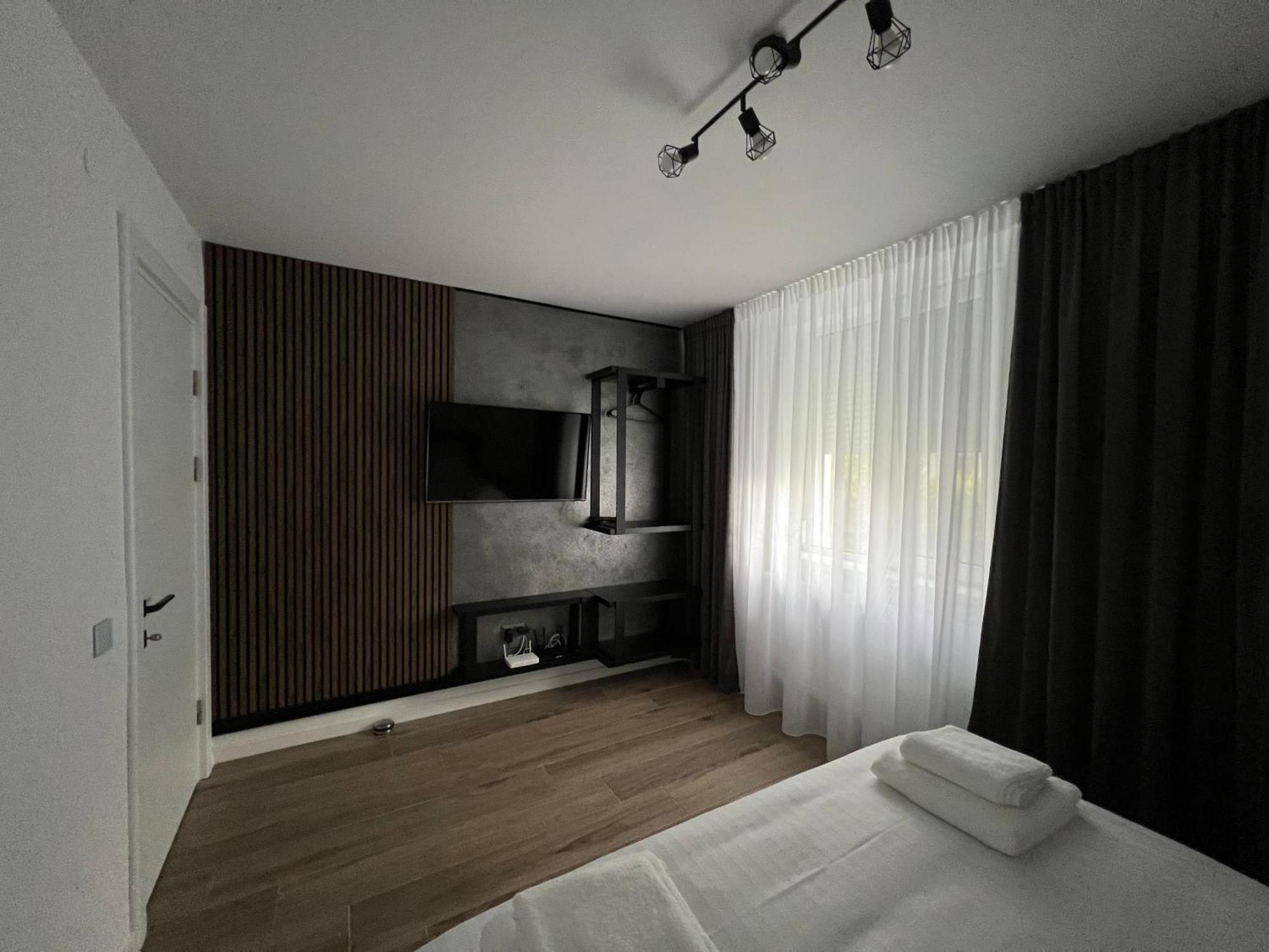 Onix Apartment Hunedoara Ngoại thất bức ảnh