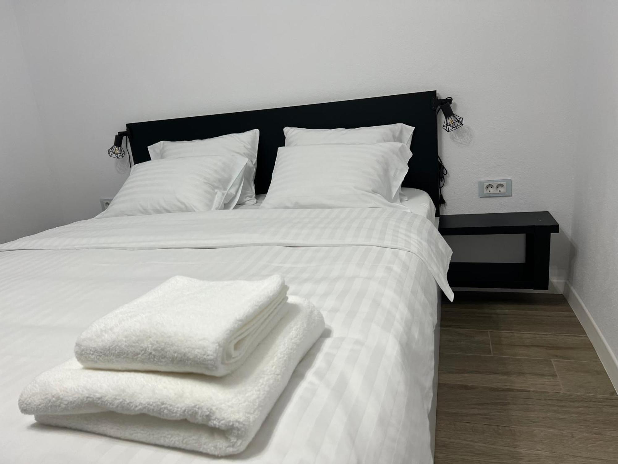 Onix Apartment Hunedoara Ngoại thất bức ảnh