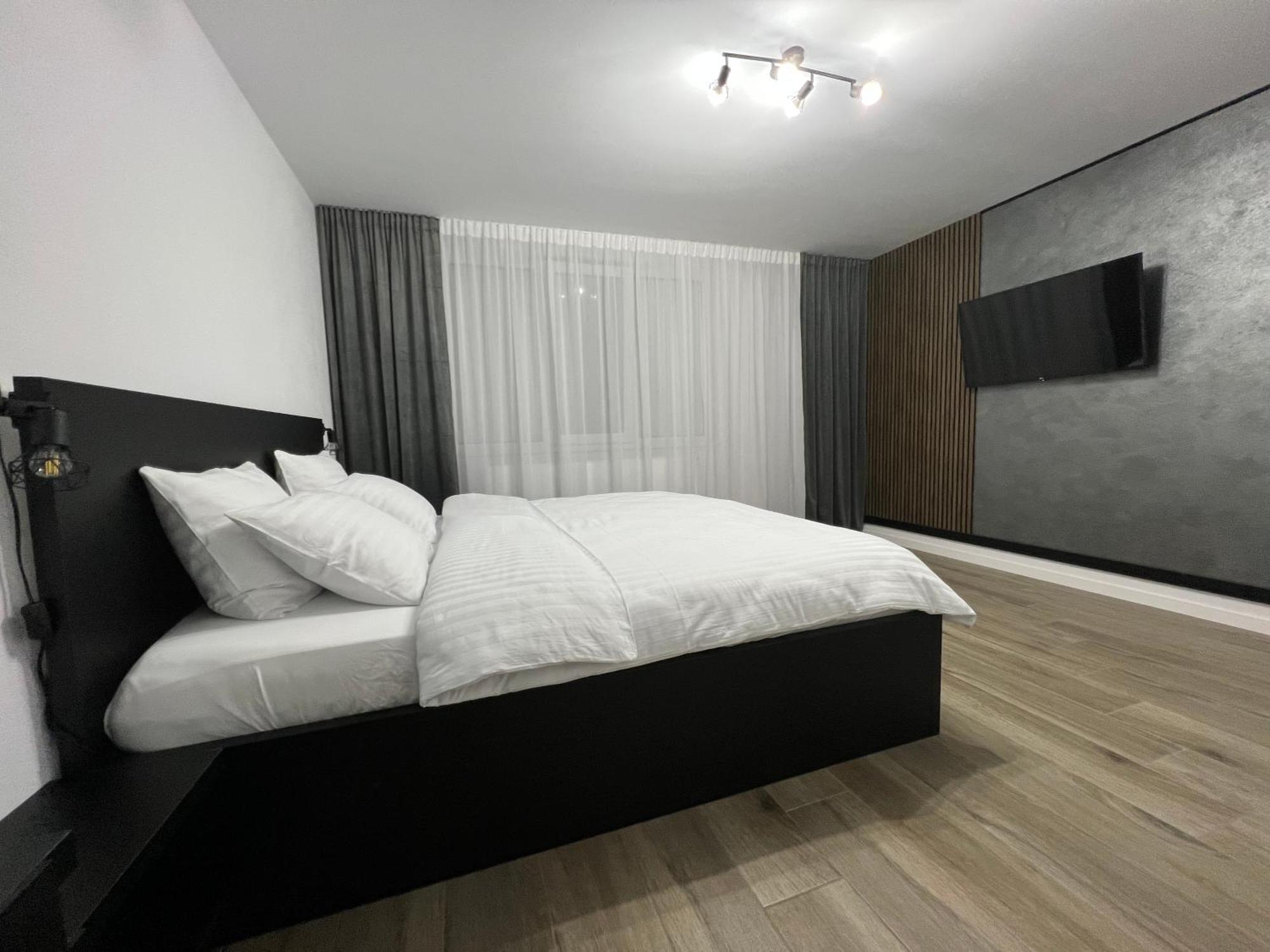 Onix Apartment Hunedoara Ngoại thất bức ảnh