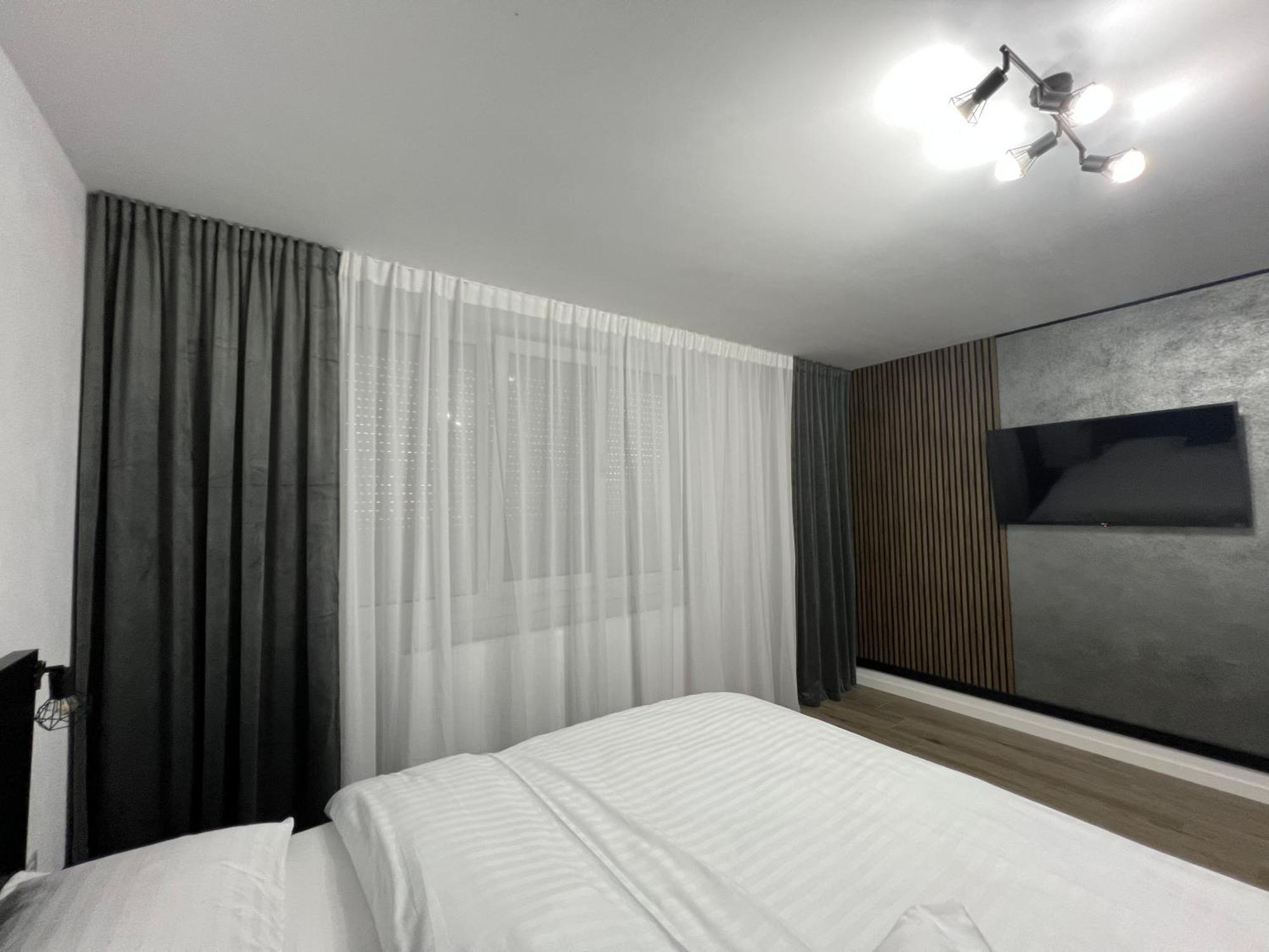 Onix Apartment Hunedoara Ngoại thất bức ảnh