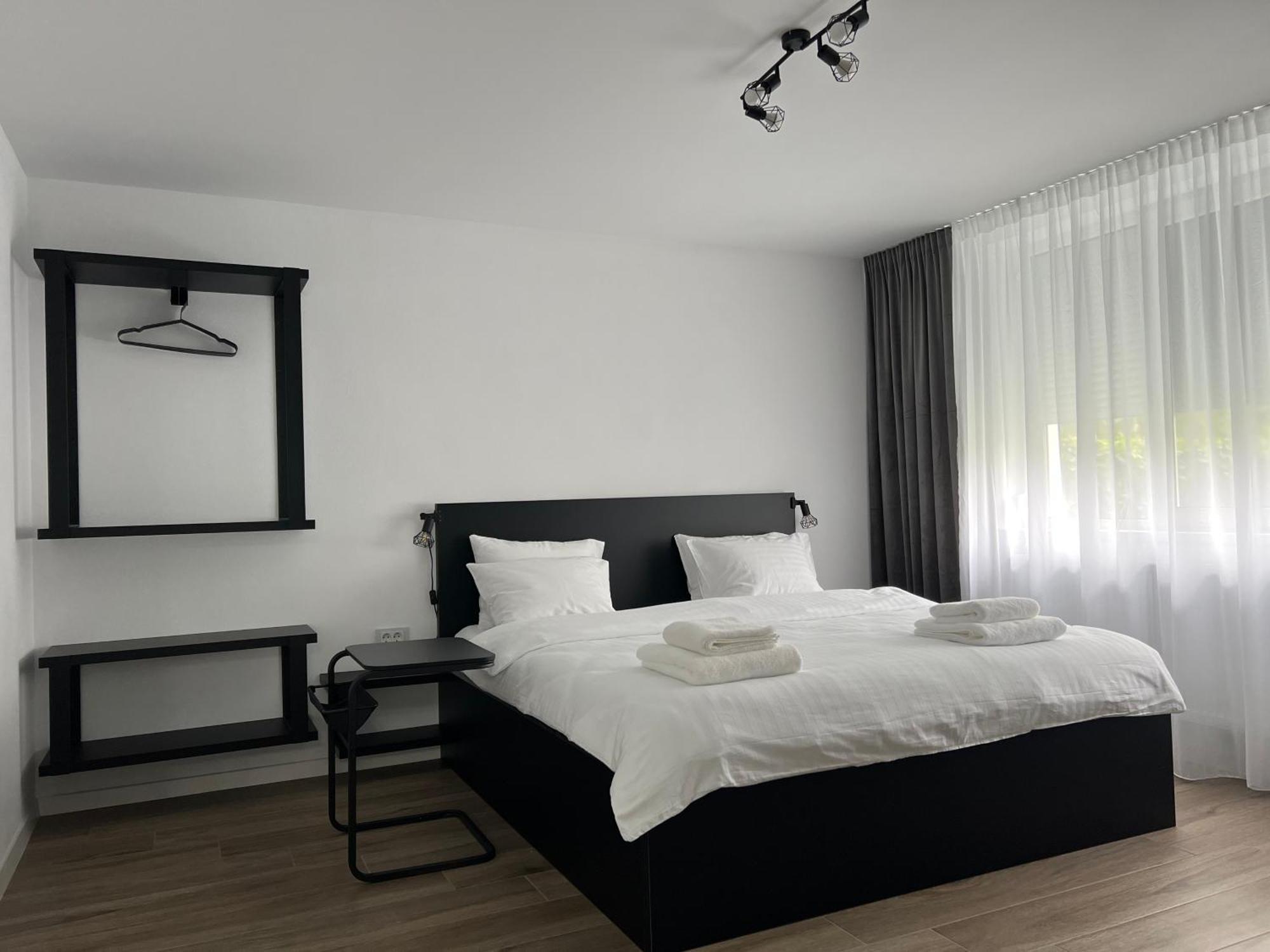 Onix Apartment Hunedoara Ngoại thất bức ảnh